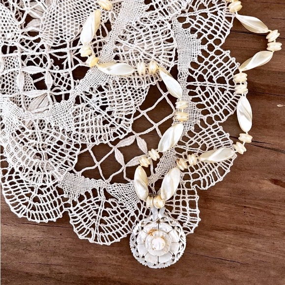 Antique MOP Mother of Pearl Necklace Woman’s Jewelry Very Intricate Ornate - Picture 6 of 10
